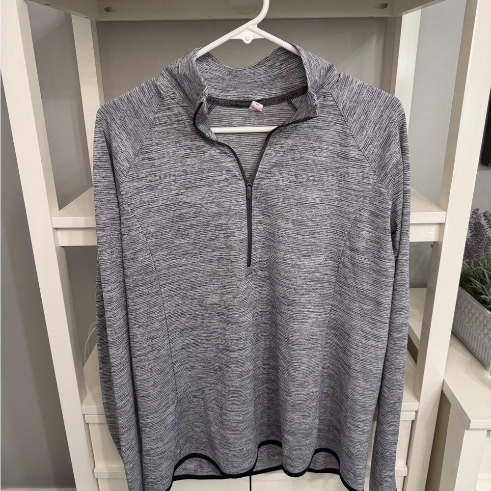 Gray Quarter-Zip Women’s Top Size XL.